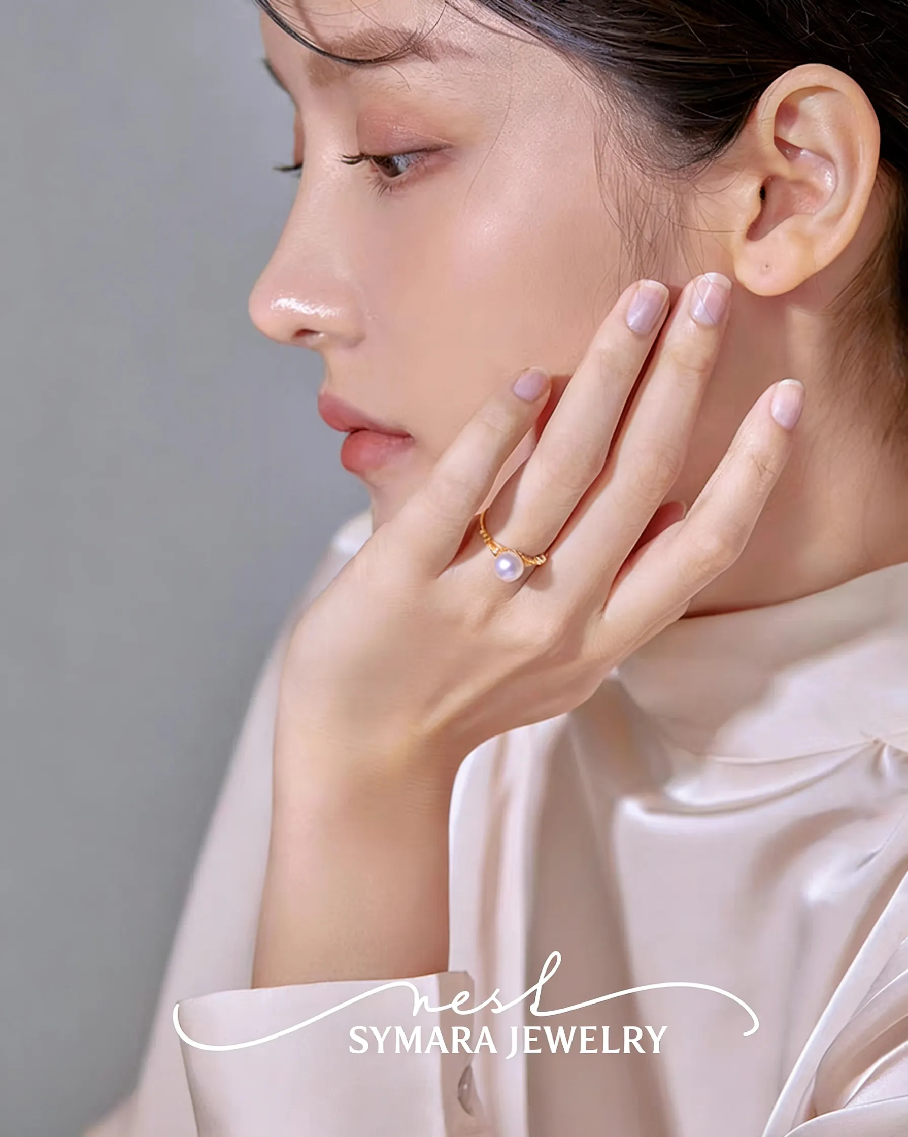Model Wearing 18K Gold Akoya Pearl Ring, Elegant Ladies’ High-End Pearl Ring
