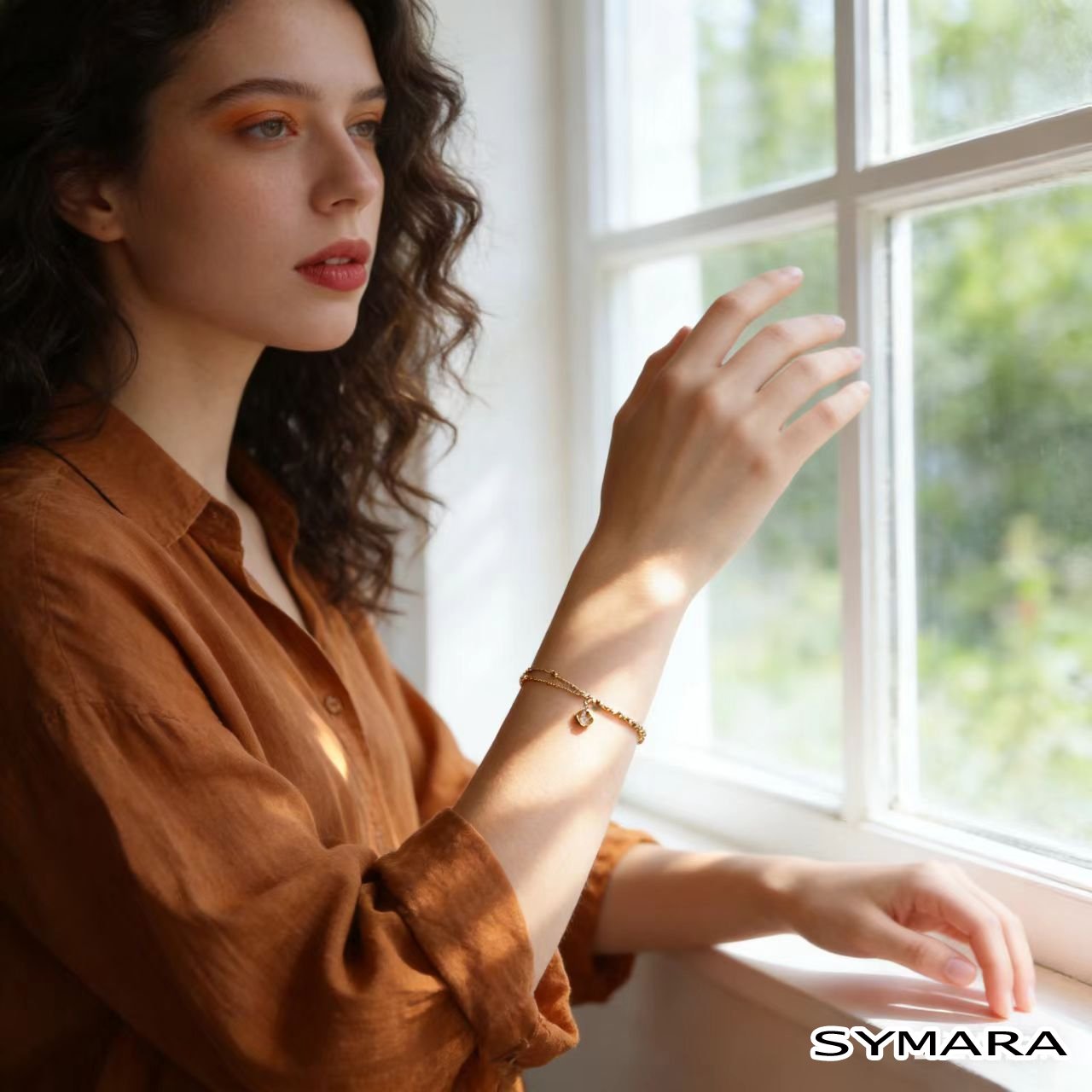 Elegant woman wearing a minimalist gold clover bracelet on her wrist, soft natural light, casual style, showcasing the adjustable S925 sterling silver bracelet with four-leaf clover charm, hypoallergenic and perfect for daily use.
