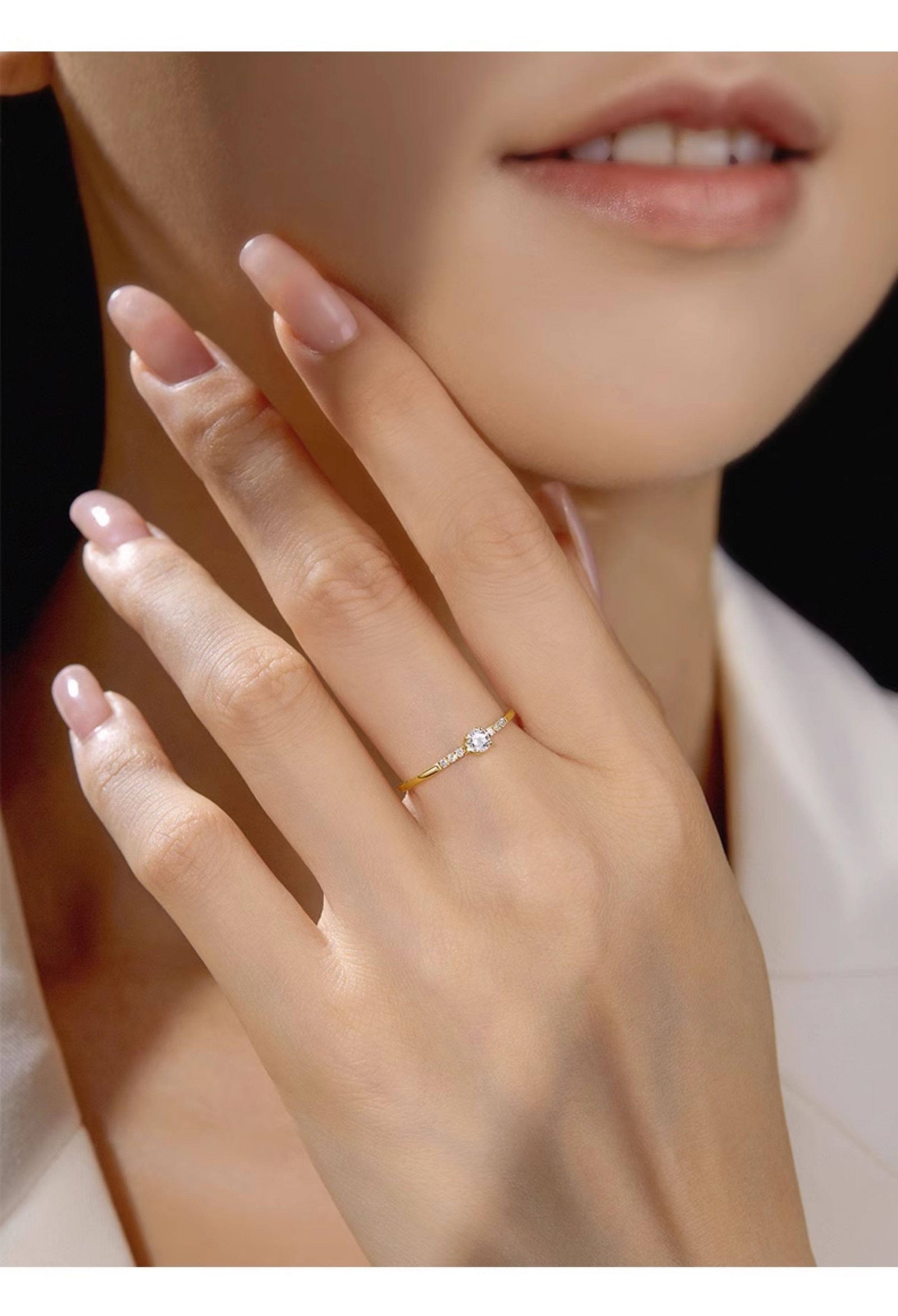 delicate-small-diamond-18k-gold-ring