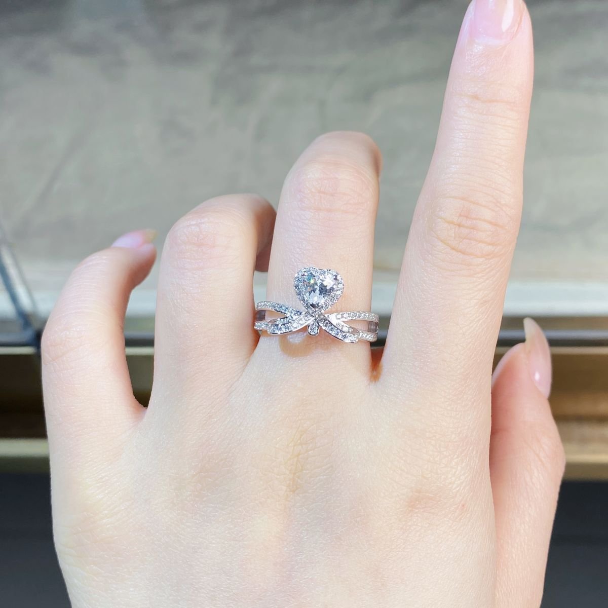 0.5ct heart-cut moissanite ring halo setting closeup