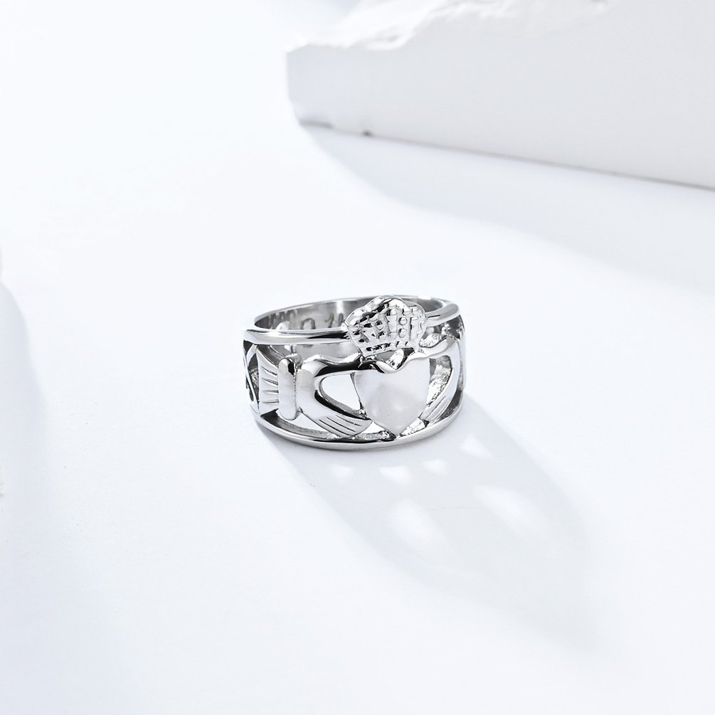 Vintage silver finish stainless steel heart ring men, 7.5g lightweight mens heart ring