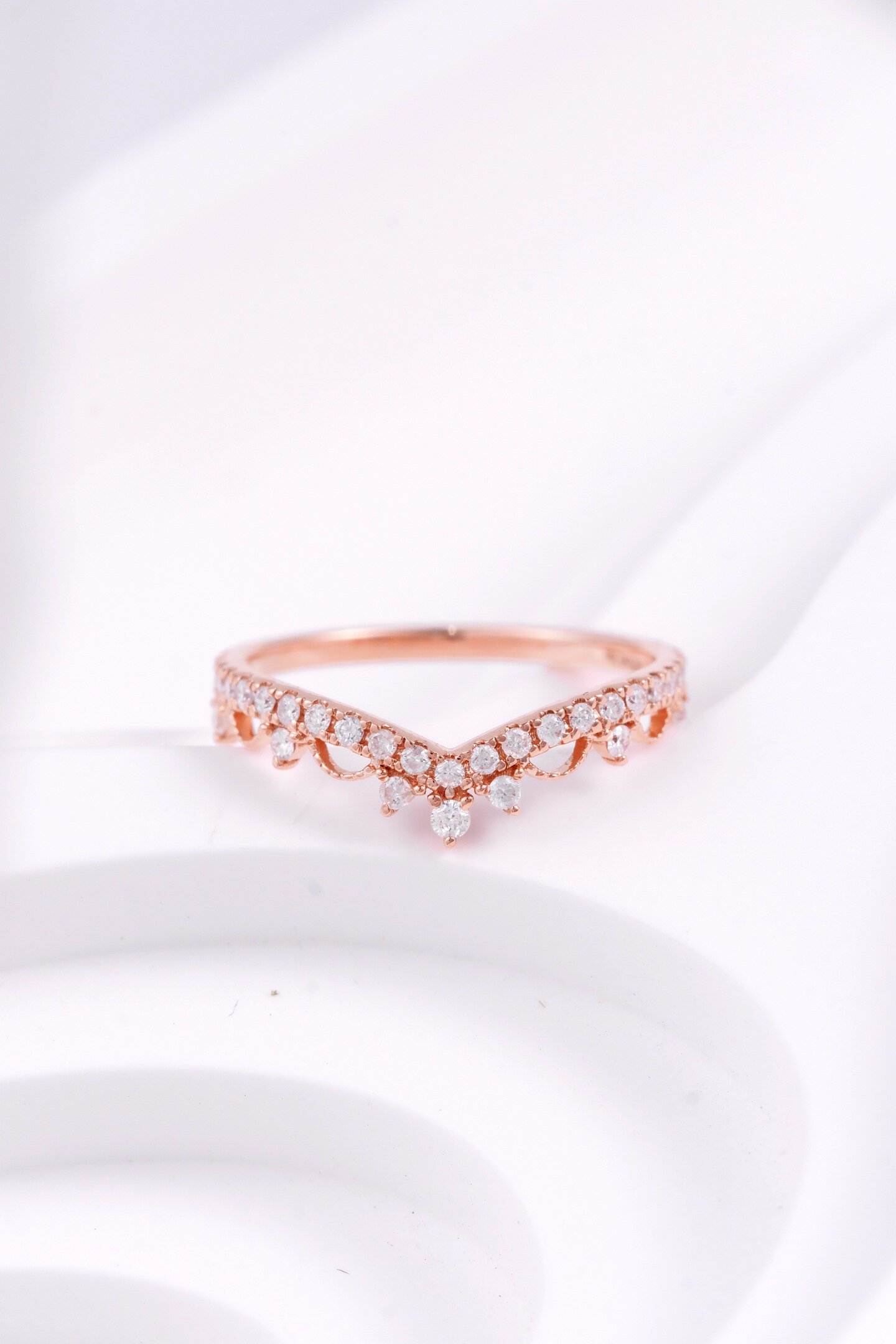 20pt-diamond-rose-gold-crown-ring-close-up 18k rose gold V-shape crown promise ring with diamond accents, elegant front view