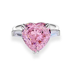 Dainty pink heart ring in S925 silver, featuring a heart-cut high carbon diamond.