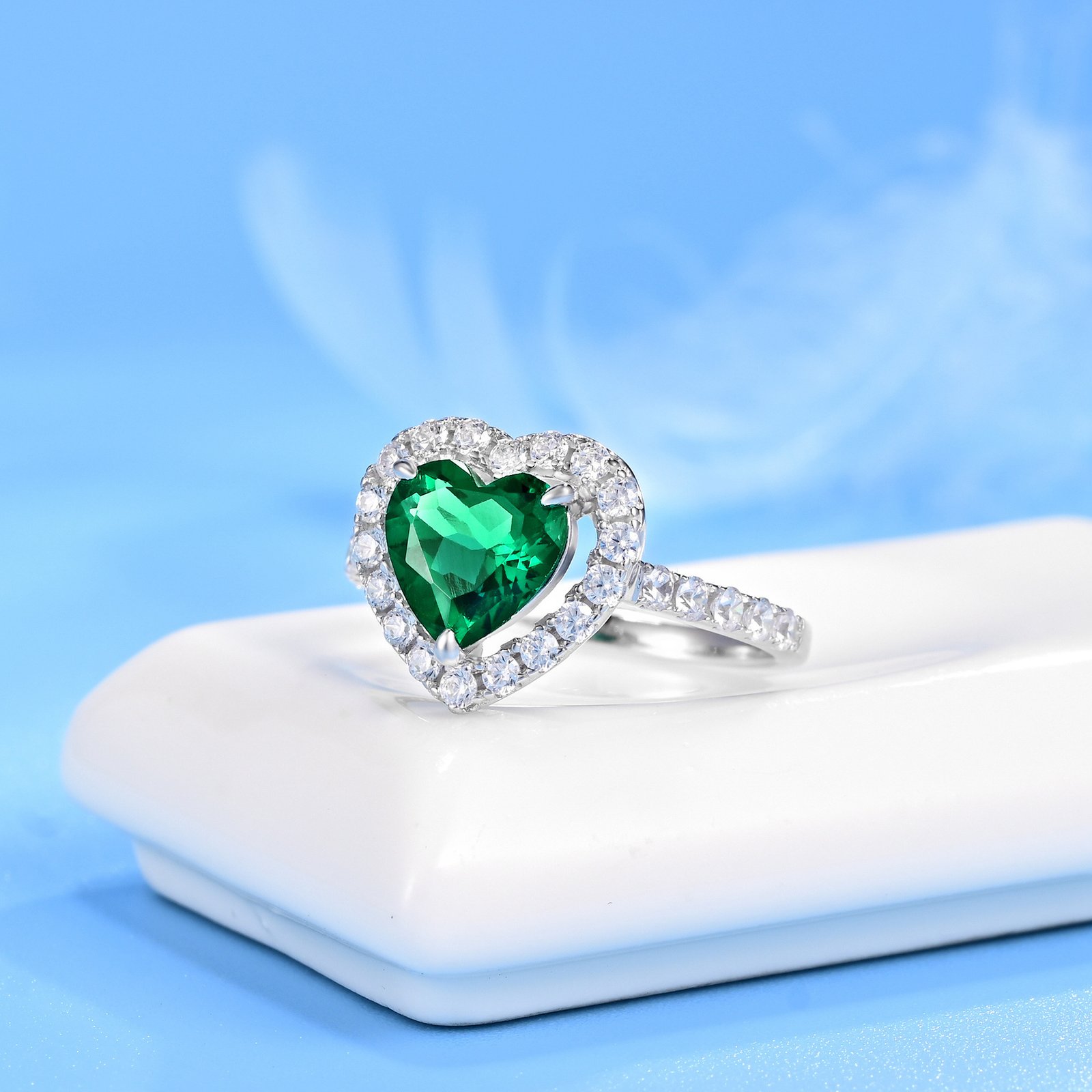 Green heart-cut emerald fashion ring, part of heart rings for women