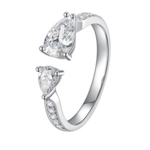 Lab grown toi et moi ring in 18K white gold with 0.5CT DE/VS pear-cut diamonds, front view