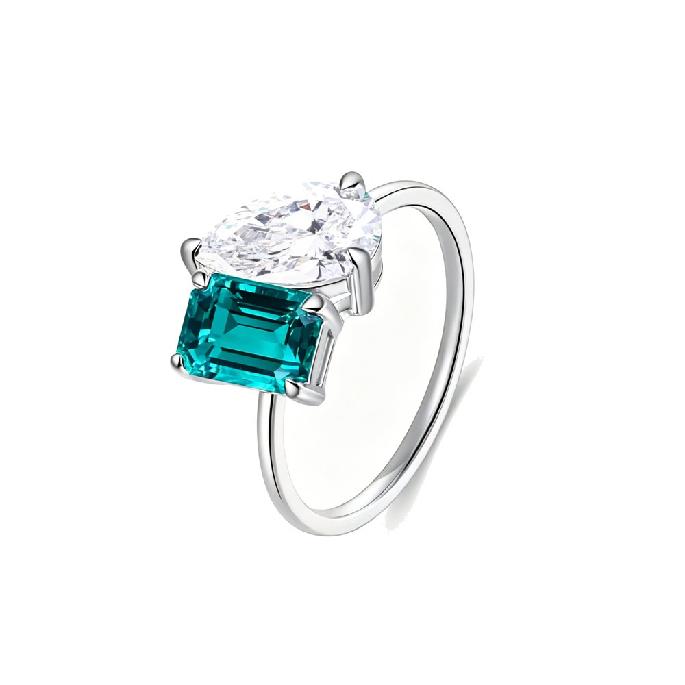 Toi Et Moi Engagement Ring in 18K White Gold with D-F VVS-VS pear lab diamond and emerald
