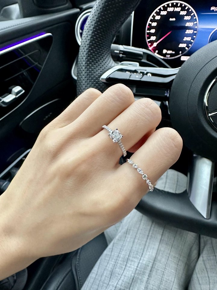 white-gold-promise-ring-worn-on-hand Stylish white gold promise ring for formal daily matching