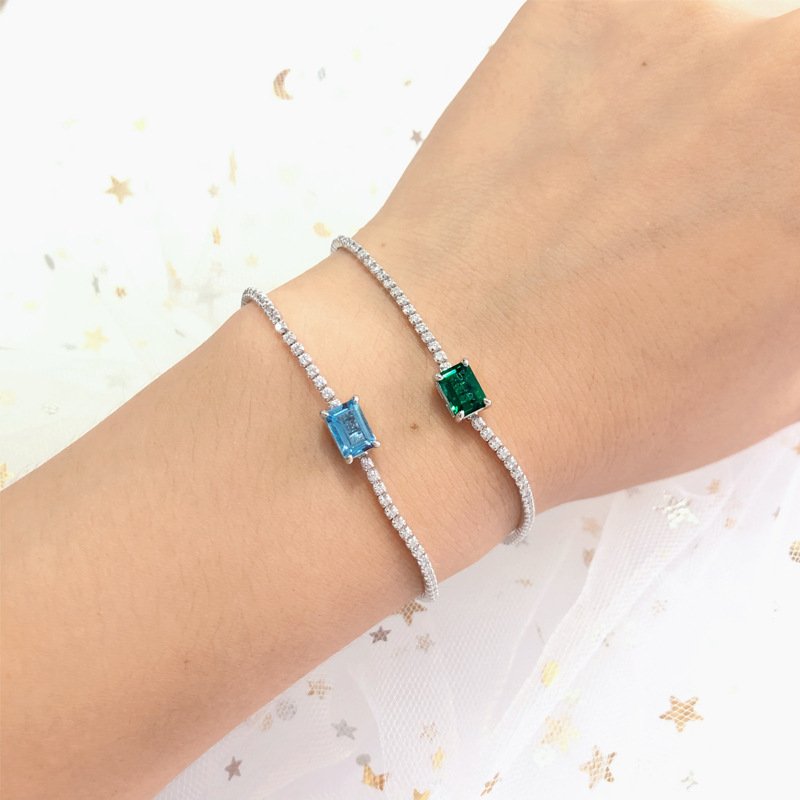 Elegant lab emerald aunt bracelet for daily and formal wear