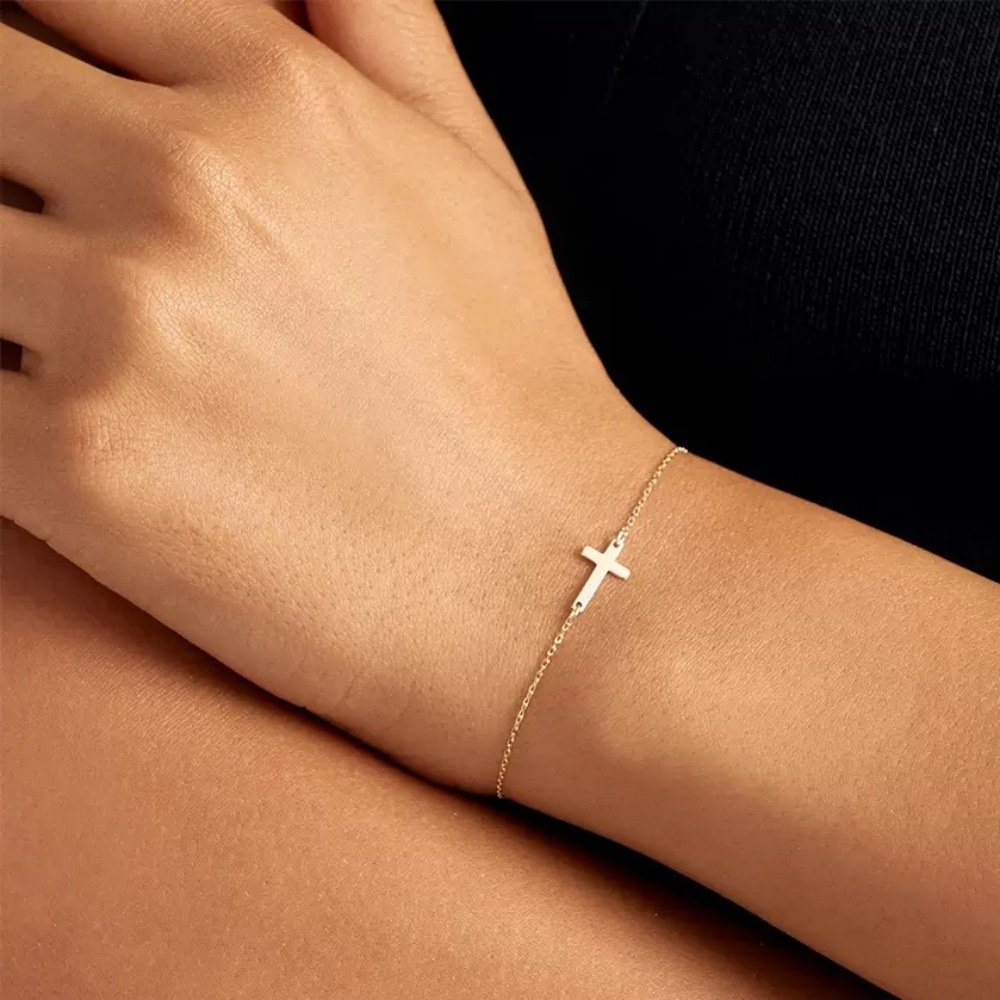minimalist-small-cross-bracelet-wear-look SYMARA small cross charm bracelet S925 silver everyday wear