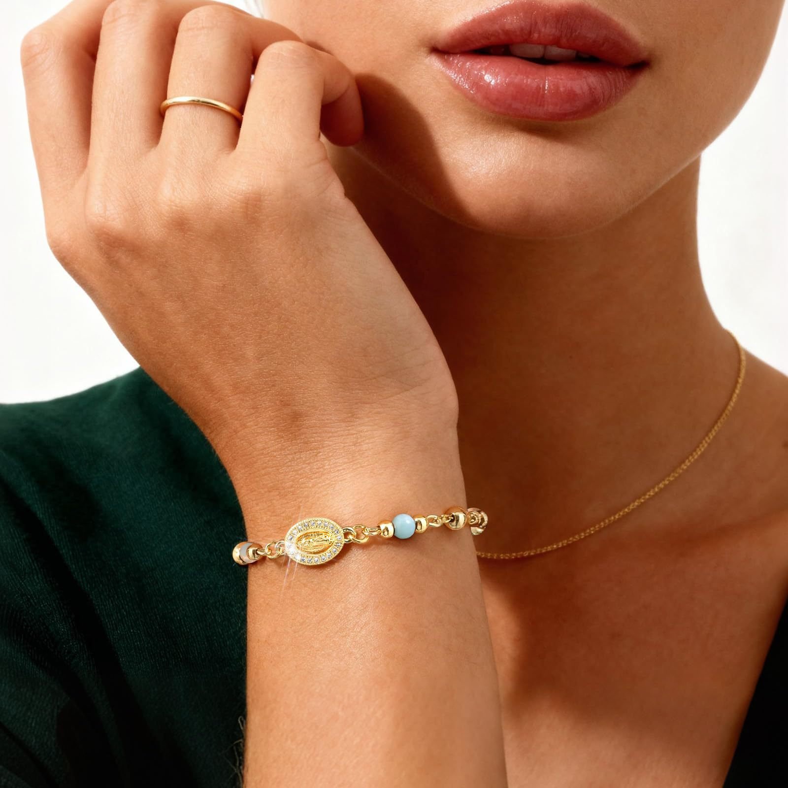 Adjustable hypoallergenic bracelet for everyday wear