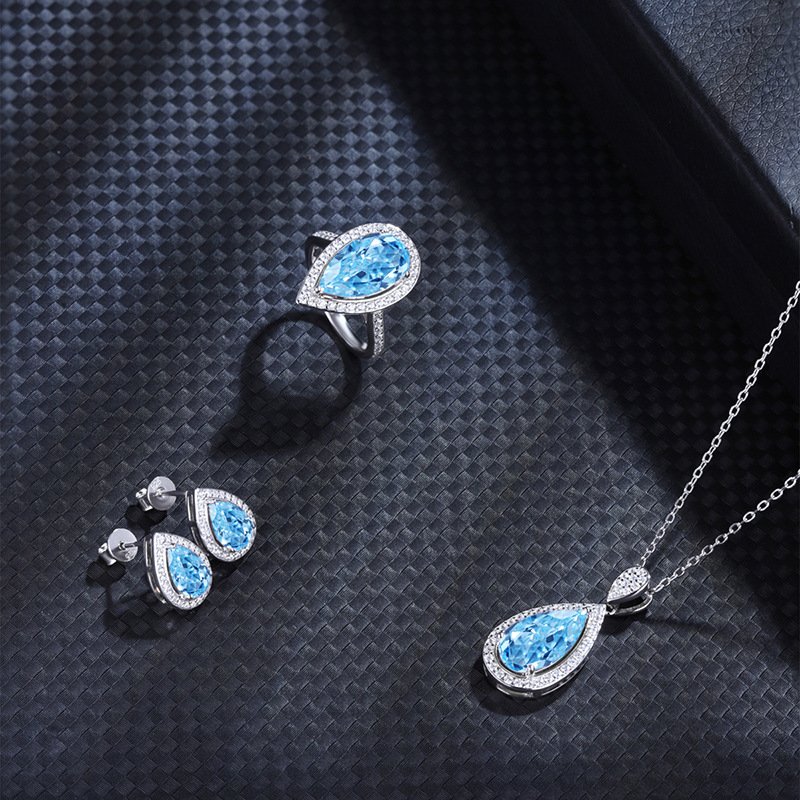Custom designed teardrop aquamarine collarbone necklace, luxury fine jewelry pendant